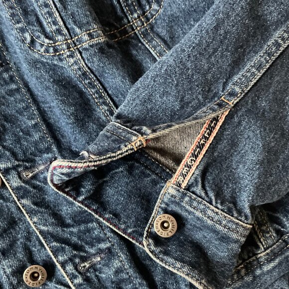 Tommy Hilfiger Jeans Denim Jacket with Logo Sleeve Detailing and Buttons - Picture 3 of 8